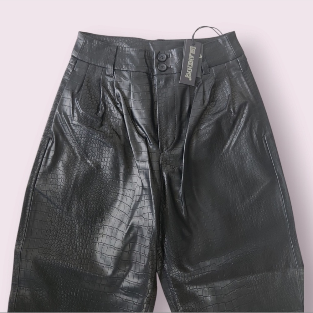 NWT Blank NYC Black Faux Leather Croc Embossed Taper Leg Pants Size 28 - Picture 7 of 11